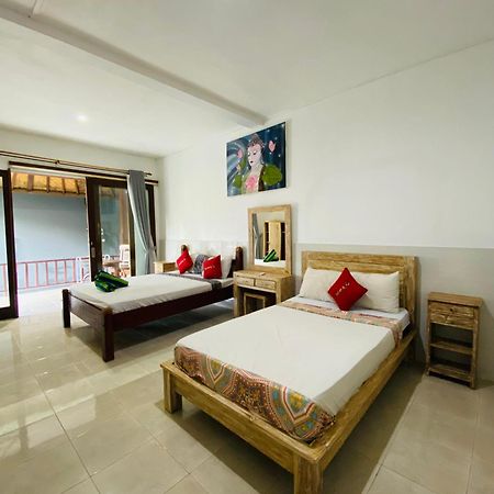 Coconut Beach Bungalows & Warung 2 Amed  Exterior photo