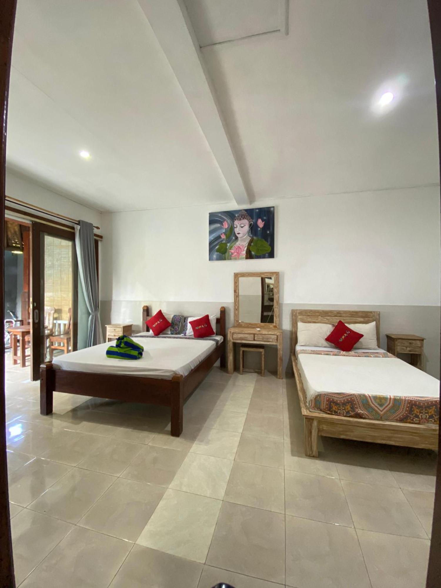 Coconut Beach Bungalows & Warung 2 Amed  Exterior photo