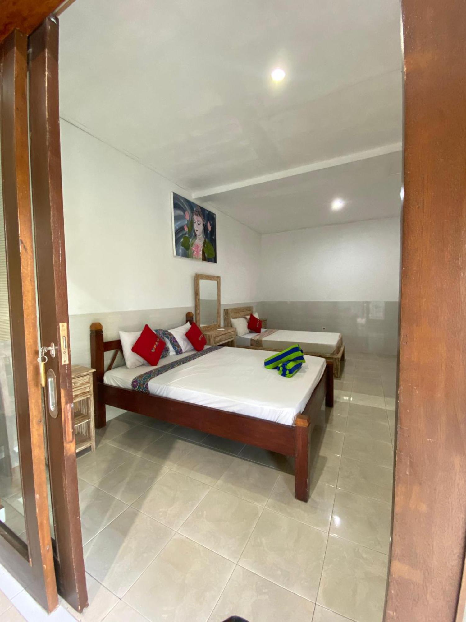 Coconut Beach Bungalows & Warung 2 Amed  Exterior photo